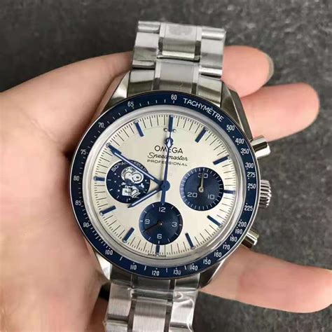 omega speedmaster silver snoopy replica